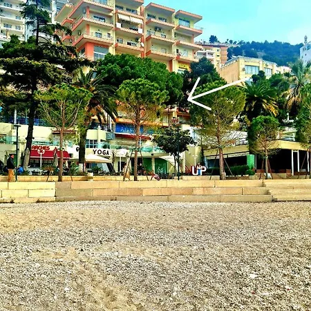 Center * Sarandë